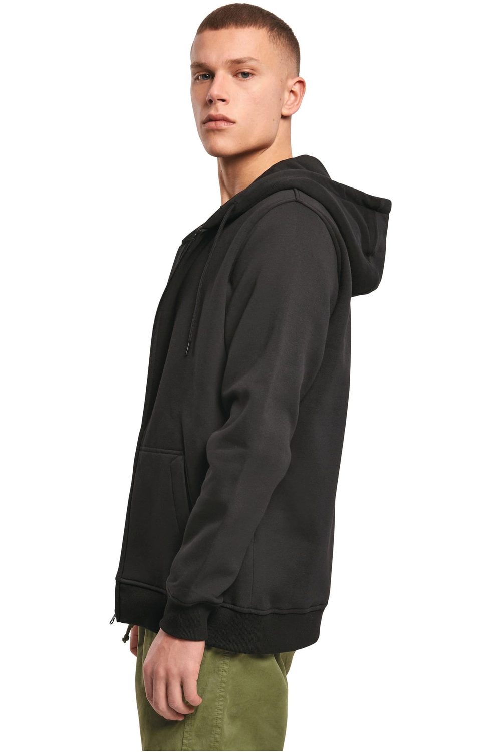Build Your Brand BY012 Hoodie Met Rits Zwart gedragen door model (2)