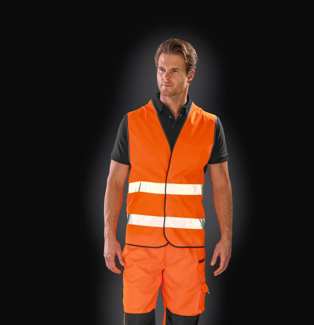 Result R200X Fluo Veiligheidshesje gedragen door model (2)